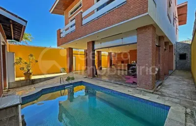 Casa à venda com piscina e 5 quartos em peruíbe, no bairro estancia sao jose