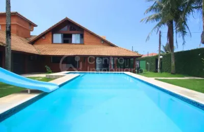 Casa à venda com piscina e 4 quartos em peruíbe, no bairro jardim ribamar