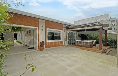 Casa à venda com piscina e 4 quartos em peruíbe, no bairro stella maris