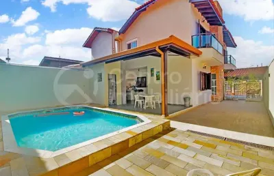 Casa à venda com piscina e 3 quartos em peruíbe, no bairro parque balneario oasis