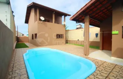 Casa à venda com piscina e 4 quartos em peruíbe, no bairro belmira novaes