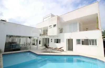 Casa à venda com piscina e 5 quartos em peruíbe, no bairro jardim imperador