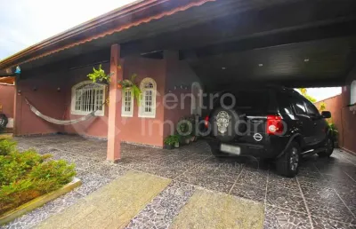 Casa à venda com 2 quartos em peruíbe, no bairro jardim três marias