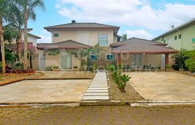 Casa à venda com piscina e 5 quartos em peruíbe, no bairro bougainvillee v