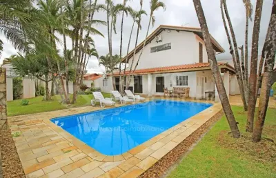 Casa à venda com piscina e 3 quartos em peruíbe, no bairro jardim imperador