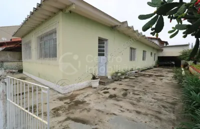 Casa à venda com 3 quartos em peruíbe, no bairro belmira novaes
