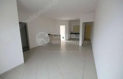 Apartamento à venda com 2 quartos (1 suítes) em peruíbe, no bairro jardim três marias