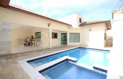 Casa à venda com piscina e 3 quartos em peruíbe, no bairro stella maris