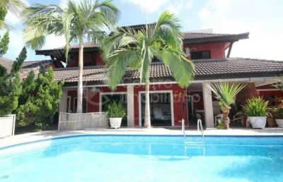 Casa à venda com piscina e 6 quartos em peruíbe, no bairro centro