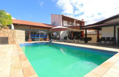 Casa à venda com piscina e 6 quartos em peruíbe, no bairro cidade nova peruíbe