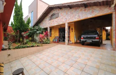 Casa à venda com 4 quartos em peruíbe, no bairro centro
