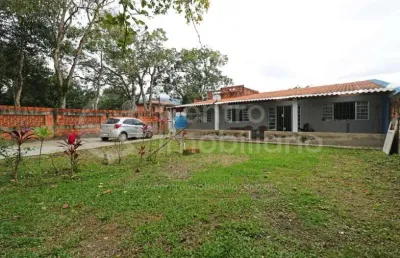 Casa à venda com 3 quartos em peruíbe, no bairro estancia dos eucaliptos