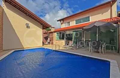 Casa à venda com piscina e 4 quartos em peruíbe, no bairro cidade nova peruíbe