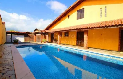 Casa à venda com piscina e 3 quartos em peruíbe, no bairro estancia balnearia convento velho