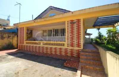 Casa à venda com 3 quartos em peruíbe, no bairro centro