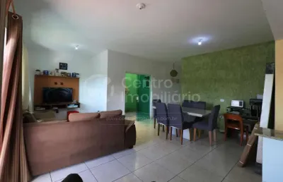 Casa à venda com 3 quartos em peruíbe, no bairro centro