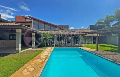 Casa à venda com piscina e 5 quartos em peruíbe, no bairro parque balneario oasis