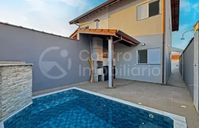 Casa à venda com piscina e 3 quartos em peruíbe, no bairro parque balneario oasis
