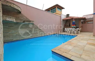 Casa à venda com piscina e 6 quartos em peruíbe, no bairro jardim ribamar