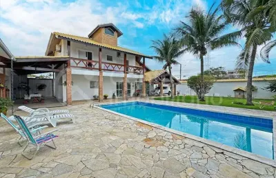 Casa à venda com piscina e 3 quartos em peruíbe, no bairro stella maris