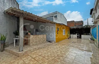 Casa à venda com 3 quartos em peruíbe, no bairro centro
