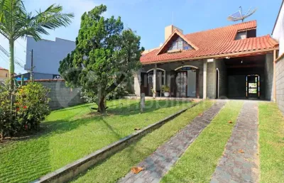 Casa à venda com 4 quartos em peruíbe, no bairro centro