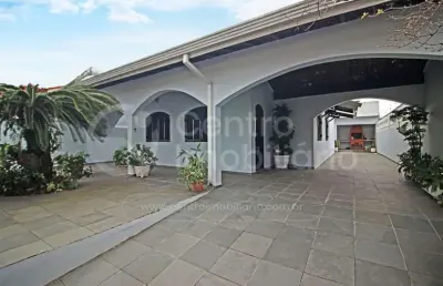 Casa à venda com 3 quartos em peruíbe, no bairro parque balneario oasis
