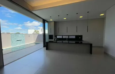 Casa alto padrão. terreno de 420m², com 4 quartos sendo 4 suítes