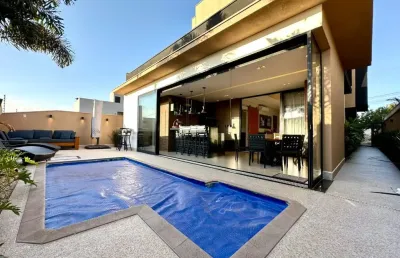 Belíssimo sobrado com 03 suítes, cozinha separada e escritório disponível para venda na vila do golfsobrado incrível disponível para venda no quinta dos ventos. esta belíssima residência conta com uma