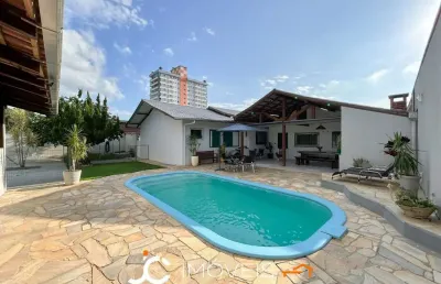 Casa com 3 dormitórios à venda, 295 m² por r$ 995.000,00 - itoupava central - blumenau/sc