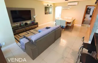 Casa reformada em condomínio | paineis solares - av. do turismo