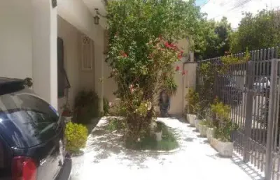 Imperdível casa à venda na vila suíça, indaiatuba-sp: 3 quartos, 1 suíte, 1 sala, 3 banheiros, 2 vagas de garagem e 220m²!