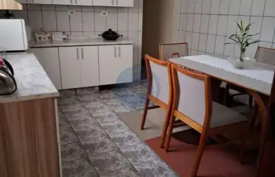 Casa térrea no centro de indaiatuba-sp: 2 quartos, 1 sala, 2 banheiros, 110m² de área. ideal para residência ou comércio!