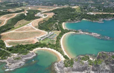 Terreno à venda na Avenida Padre José de Anchieta, 111, Três Praias, Guarapari
