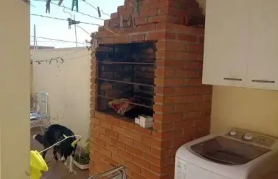 Casa padrão - esquina - em uma das mais movimentadas ruas de botucatu