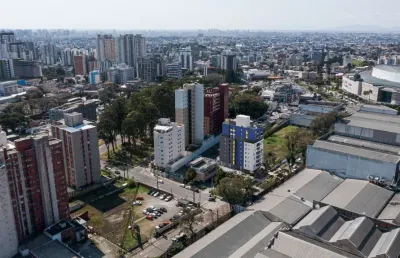Square House Portão