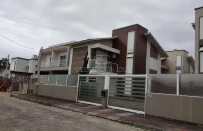 Casa com 4 quartos à venda na rua saul silveira penha, 760, carianos, florianópolis por r$ 1.500.000