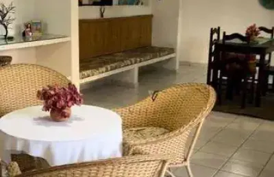 Casa térrea ampla com 2 dormitórios, 2 salas e varanda à venda, 233 m² por r$ 800.000 - camboinha - cabedelo/pb