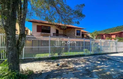 Casa com 6 dormitórios à venda, 476 m² por r$ 1.380.000,00 - itaipu - niterói/rj