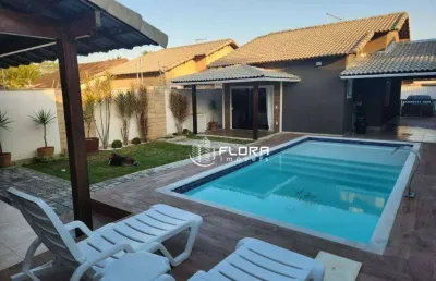 Casa a 200 metros da praia, 2 quartos sendo 1 suíte, com piscina e área gourmet,, à venda por r$ 650.000 - barroco (itaipuaçu) - maricá/rj