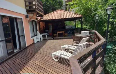 Casa com 4 dormitórios à venda, 400 m² por r$ 1.500.000,00 - itaipu - niterói/rj