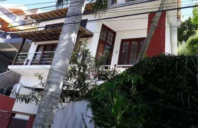 Casa com 6 dormitórios à venda, 400 m² por r$ 1.580.000,00 - camboinhas - niterói/rj
