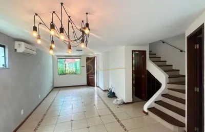 Casa em condomínio para locação em cabo frio, palmeiras, 3 dormitórios, 1 suíte, 4 banheiros, 1 vaga
