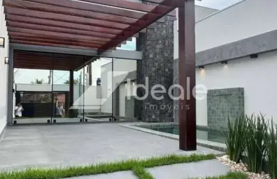 Casa com 3 dormitorios sendi 1 suíte bairro jardim universitario