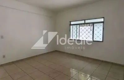 Casa com 2 quartos para alugar na Rua Monterrey, 46, Jardim Califórnia, Cuiabá