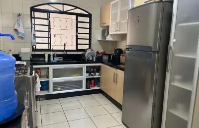Casa com 4 quartos à venda na Rua Ceilão, 1, Jardim Shangri-La, Cuiabá