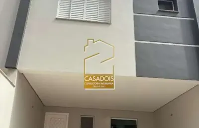 Casa sobrado à venda com 220m 3 quartos 4 vagas na saúde