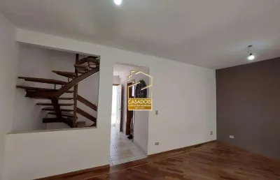 Casa em condomínio fechado com 134 m², 3 dormitórios na vila das mercês