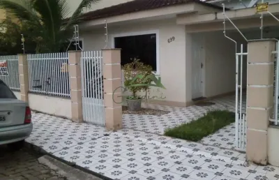 Casa com 3 quartos à venda na rua 2500, 699, centro, balneário camboriú por r$ 2.300.000