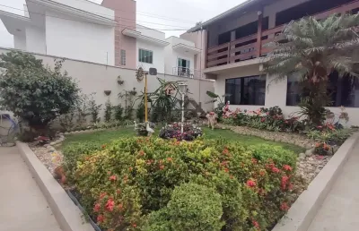 Casa com 4 quartos à venda na rua antônio ayres dos santos, 404, são vicente, itajaí por r$ 1.380.000